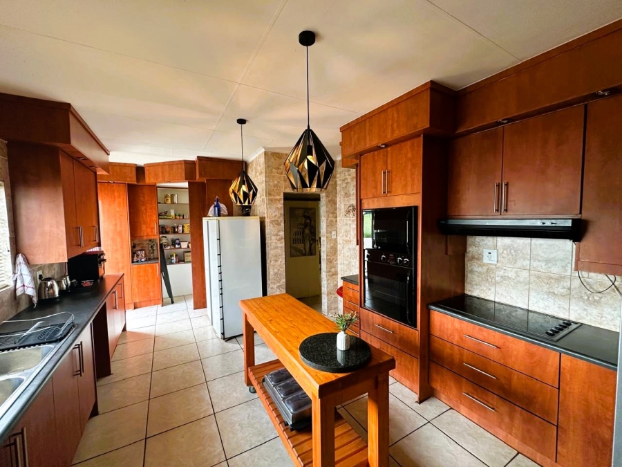 7 Bedroom Property for Sale in Deneysville Free State